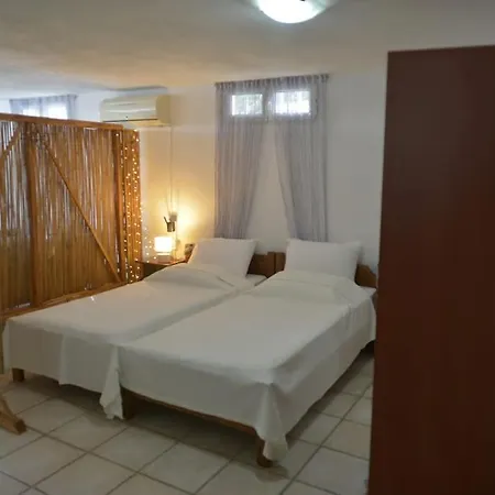 Private Seaside Guest House... Agia Marina Mikrolimanou Exterior foto