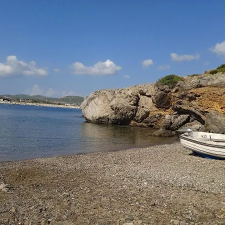 Private Seaside Guest House... Agia Marina Mikrolimanou Exterior foto