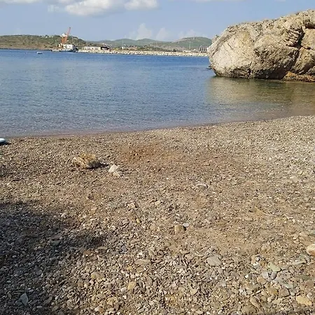Private Seaside Guest House... Agia Marina Mikrolimanou Exterior foto