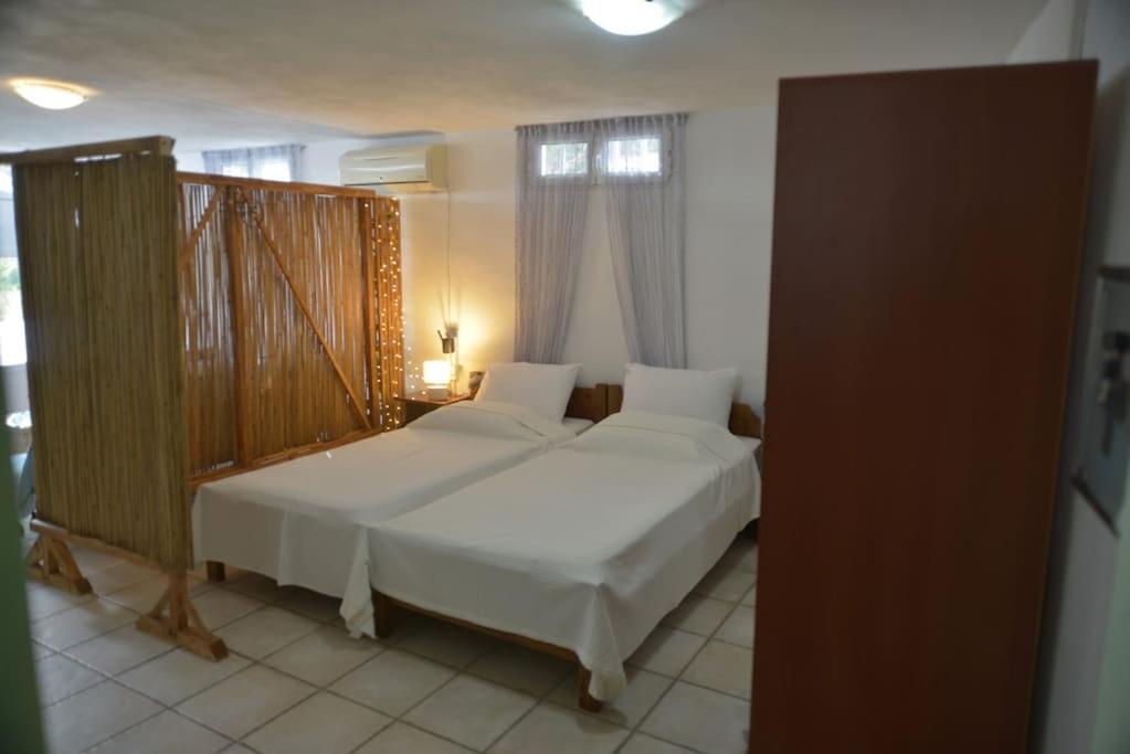 Private Seaside Guest House... Agia Marina Mikrolimanou