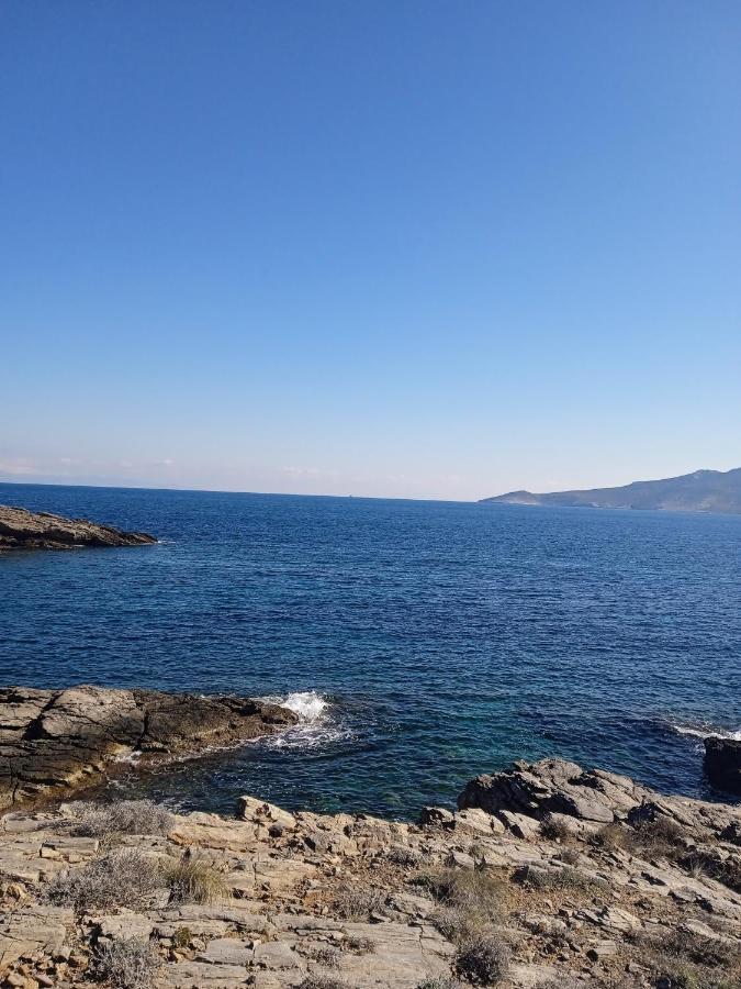Private Seaside Guest House... Ferienhaus Agia Marina Mikrolimanou