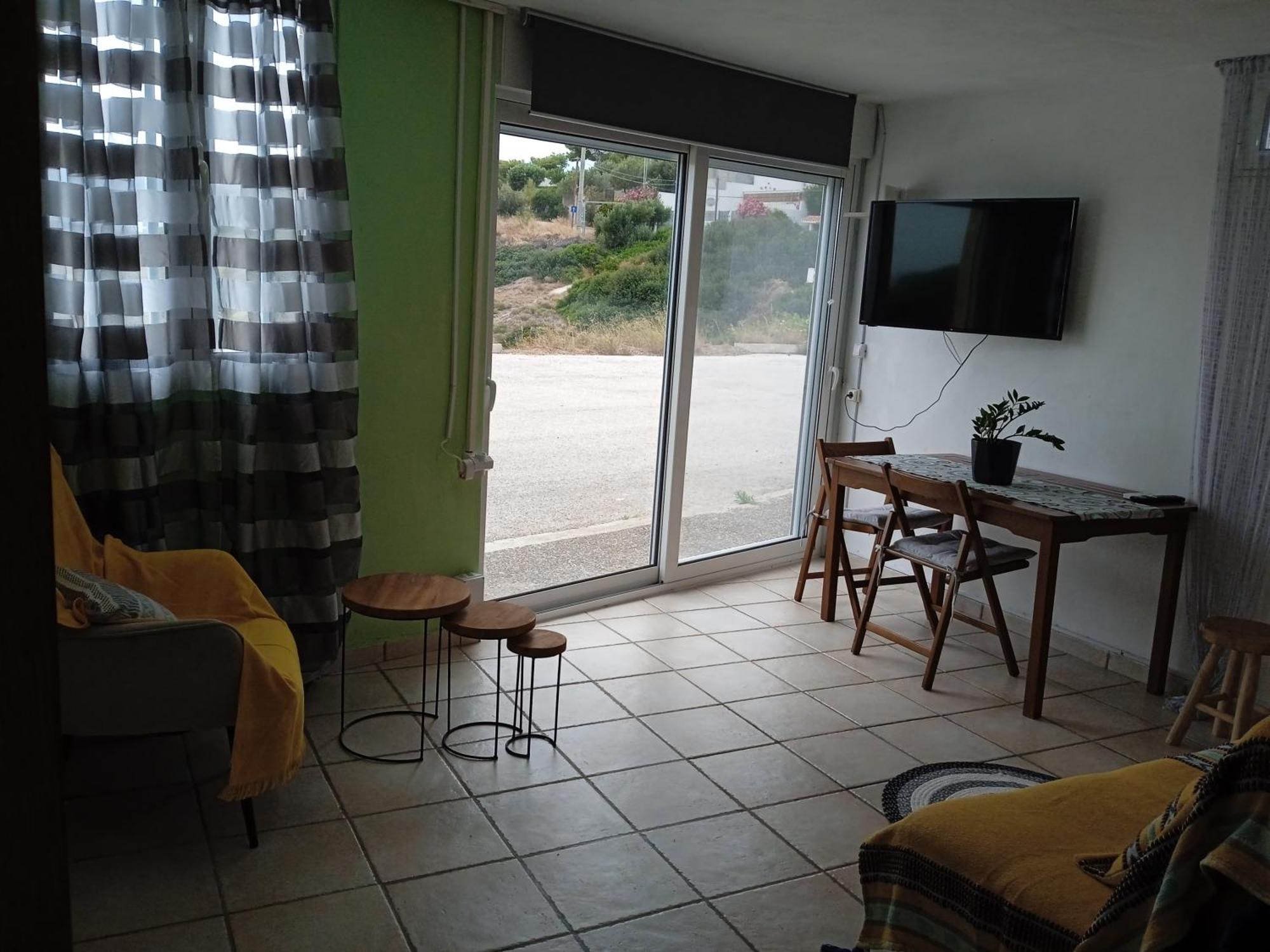 Private Seaside Guest House... * Agia Marina Mikrolimanou